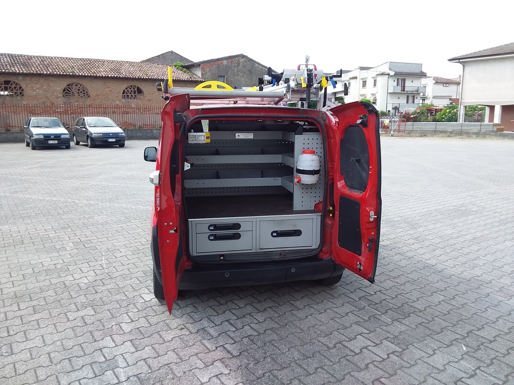 Fiat Fiorino allestito come officina mobile